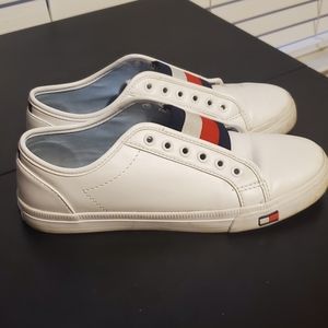 Tommy hilfiger women's sneaker.